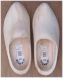 180px-Wooden_Shoes-willow-plain_wood.jpg